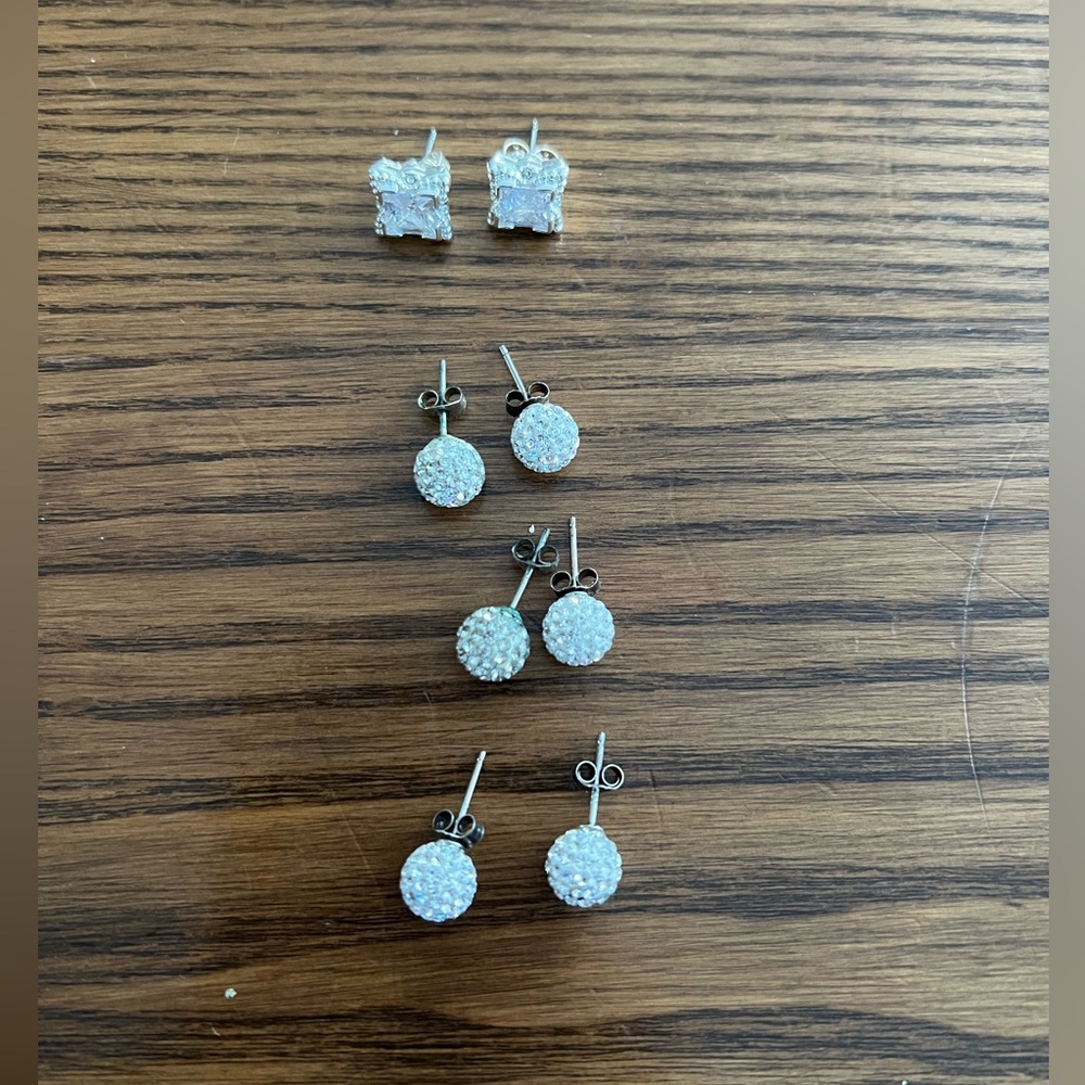 Lot of 4 earrings